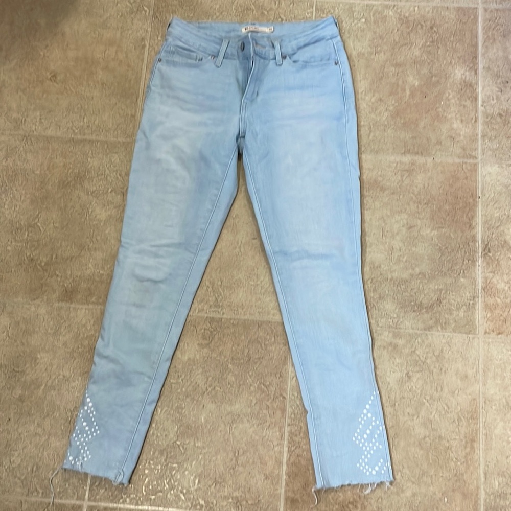 Levi’s- light blue 711 size 26